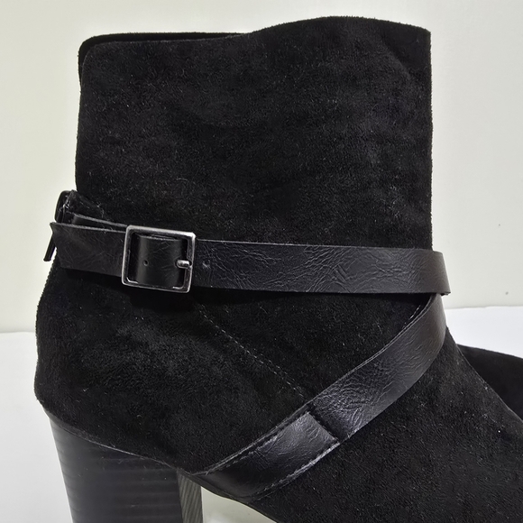 NEW DIRECTIONS size 10 Faux Suede Block Heel Strappy Zip Ankle Jorie Boot Black - Picture 3 of 16